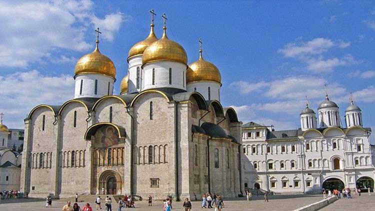 Το Πατριαρχείο Μόσχας στηρίζει τα κέντρα αποτοξίνωσης