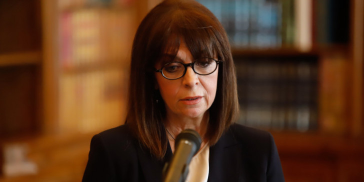 Διαδικτυακά κάλαντα για την Πρόεδρο της Δημοκρατίας