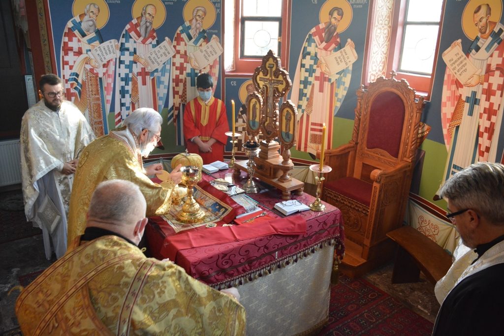 Архијерејска Литургија у Станову