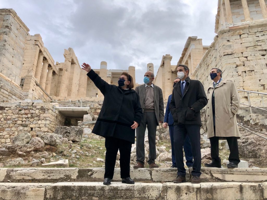 Εγκαινιάστηκε ο ανελκυστήρας πλαγιάς για ΑΜΕΑ στην Ακρόπολη