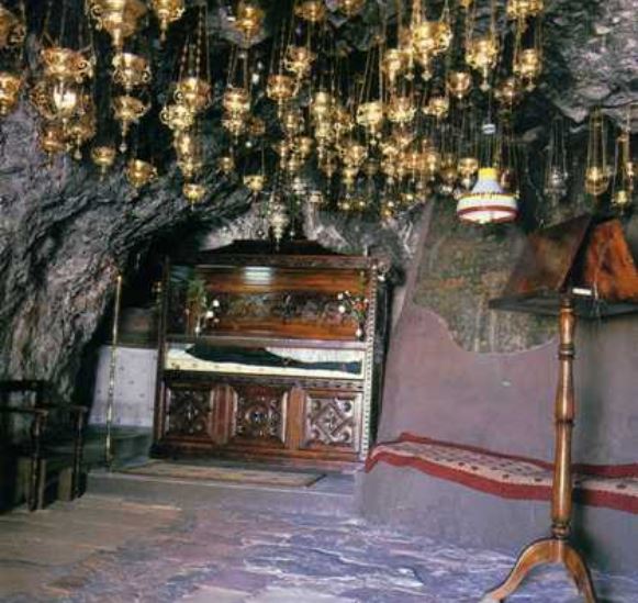 «Πώς εσύ αιρετική με πλησιάζεις;» – Θαύμα του Οσίου Παταπίου