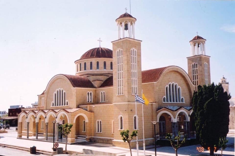 “Η Θεία Κοινωνία στα σπίτια σας”