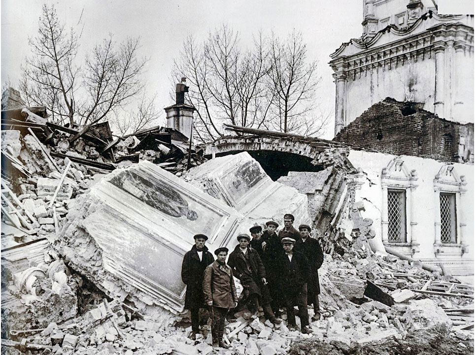 «Όταν έκλειναν τις εκκλησίες…»
