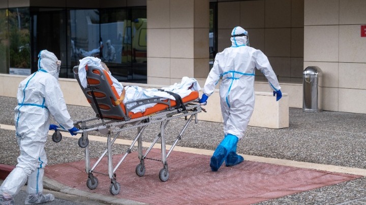 342 κρούσματα, 469 διασωληνωμένοι, 53 θάνατοι