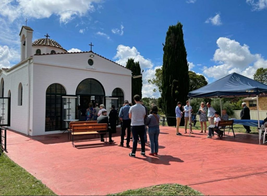 Η Εκκλησία δίπλα στην ομογένεια