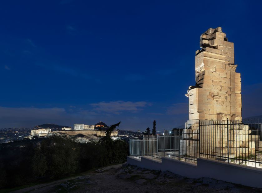Τα φωτισμένα μνημεία της Αθήνας