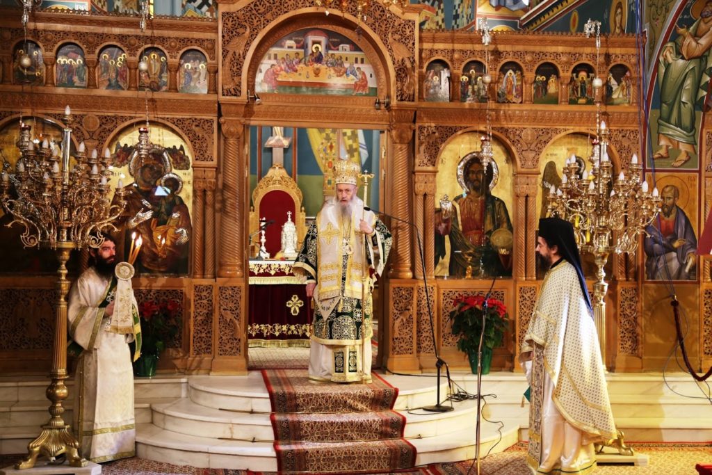 Αρχιερατική Θεία Λειτουργία στον Μητροπολιτικό Ναό Ναυπάκτου