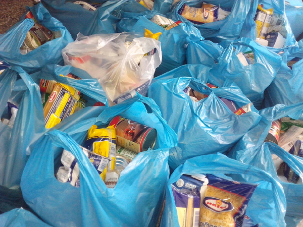 Ενίσχυσαν και φέτος το κοινωνικό έργο της Μητρόπολης