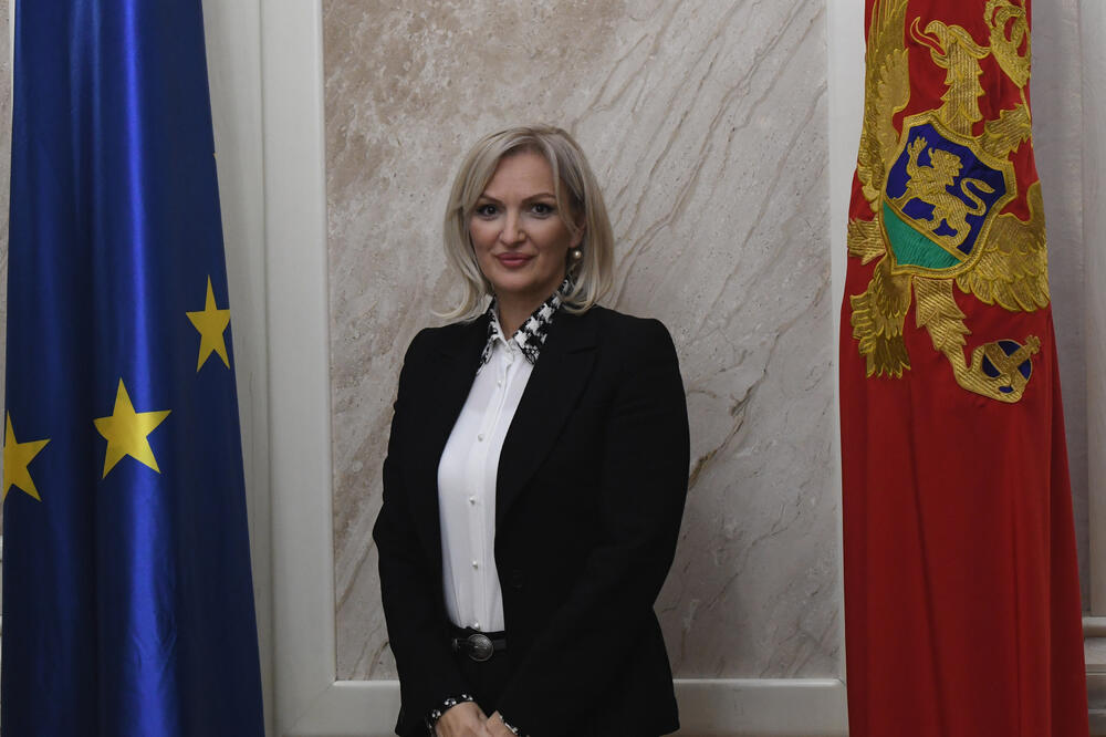 Министарка здравља Јелена Боровинић-Бојовић: Причешће је Света Тајна, остављам владикама и свештенству да о њој одлучију