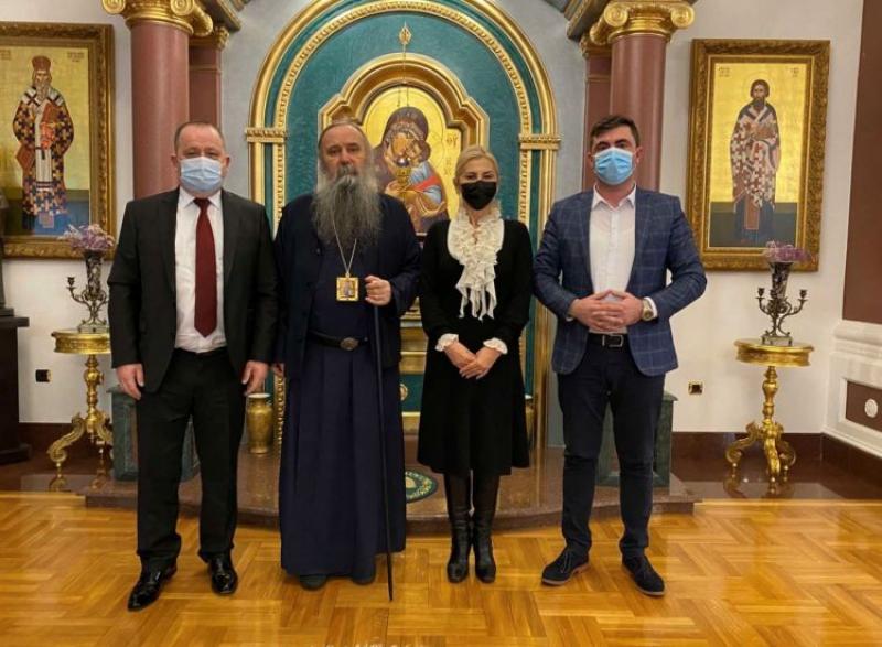 Епископ Фотије разговарао са члановима Кризног штаба Бијељине