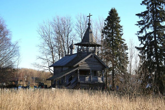 ЛЕНИНГРАДСКАЯ ОБЛАСТЬ: В ЗАОЗЕРЬЕ ЗАНОВО СОБИРАЮТ ЧАСОВНЮ XVIII ВЕКА