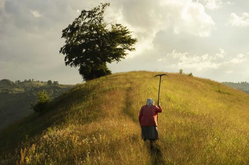 Sute de fotografii etnografice ale unor artiști din țară și străinătate sunt expuse la Cluj