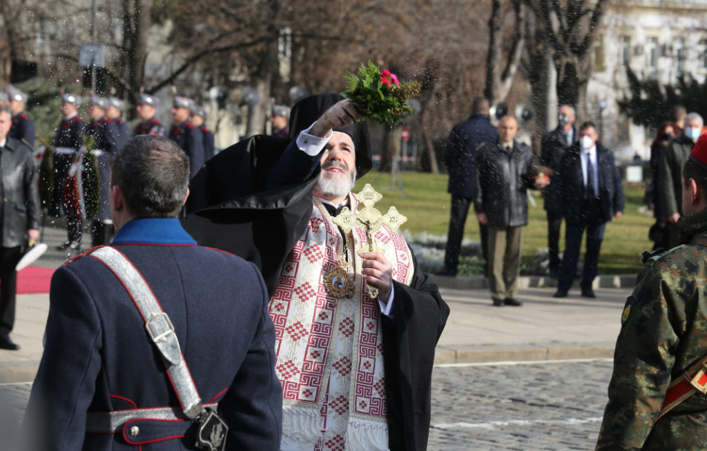 Бугарска: Одржана церемонија освећења војних застава на Богојављење