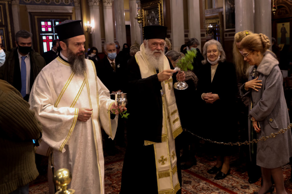 В Гърция отслужиха богоявленски литургии въпреки забраната на правителството