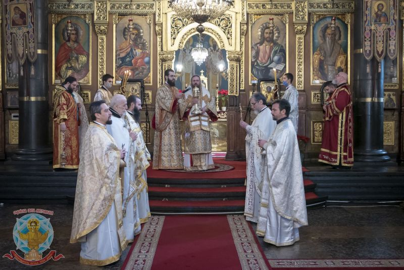 Василиева св. Литургия с архиерейско предстоене за Обрезание Господне в митрополитския храм „Св. Неделя“