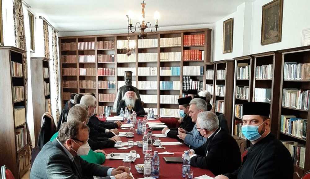 Consiliu eparhial la Arad: Mitropolitul Ioan a felicitat clerul arădean pentru implicare în filantropie