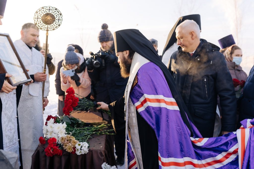 В Магнитогорске молитвенно почтили память погибших в результате обрушения жилого дома в 2018 году