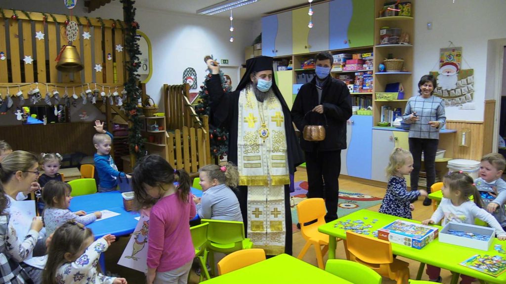 Episcopul Siluan al Ungariei a binecuvântat cu Agheasmă Mare instituţiile româneşti din Giula