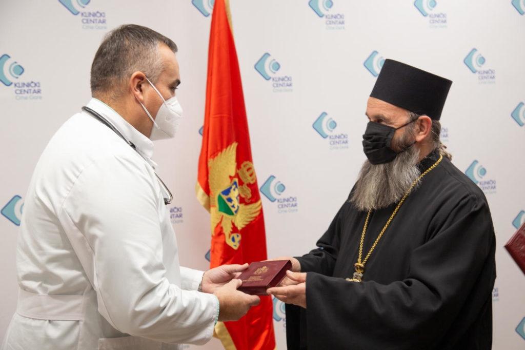 Ковид одјељење КБЦ-а одликовано златним ликом Св. Петра II Петровића Његоша