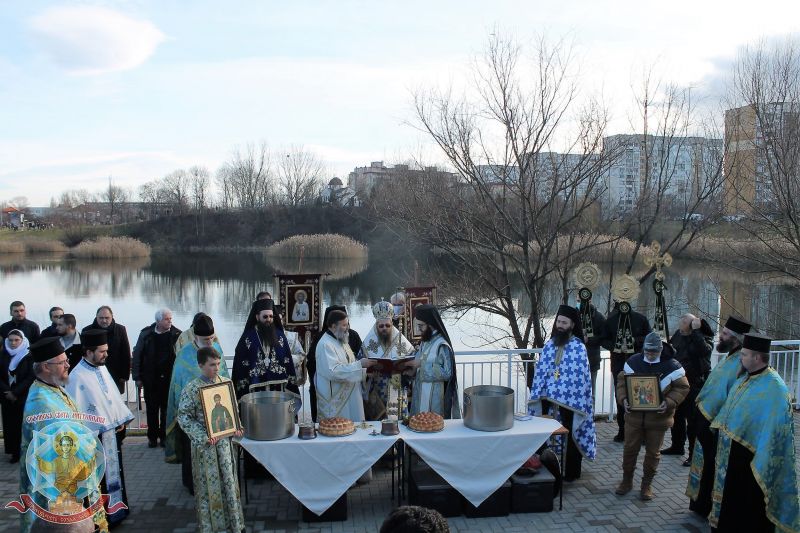 Велик водосвет за Богоявление бе извършен при езерото в столичния кв. “Дружба”