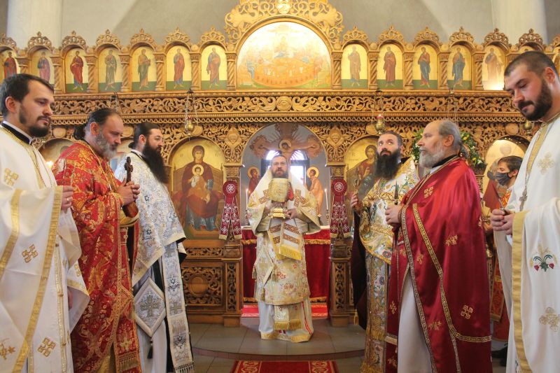 Архиерейска св. Литургия в чест на св. Йоан Кръстител в столичния кв. “Обеля”