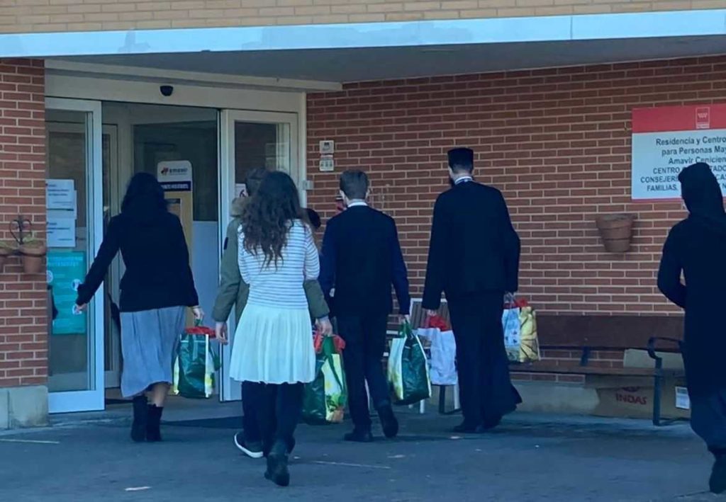 Românii din Peninsula Iberică au intensificat filantropia în pandemie: Cifre