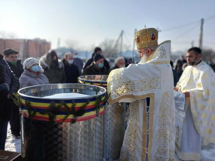 Boboteaza la Dondușeni. „Să avem grijă de haina sufletului nostru”