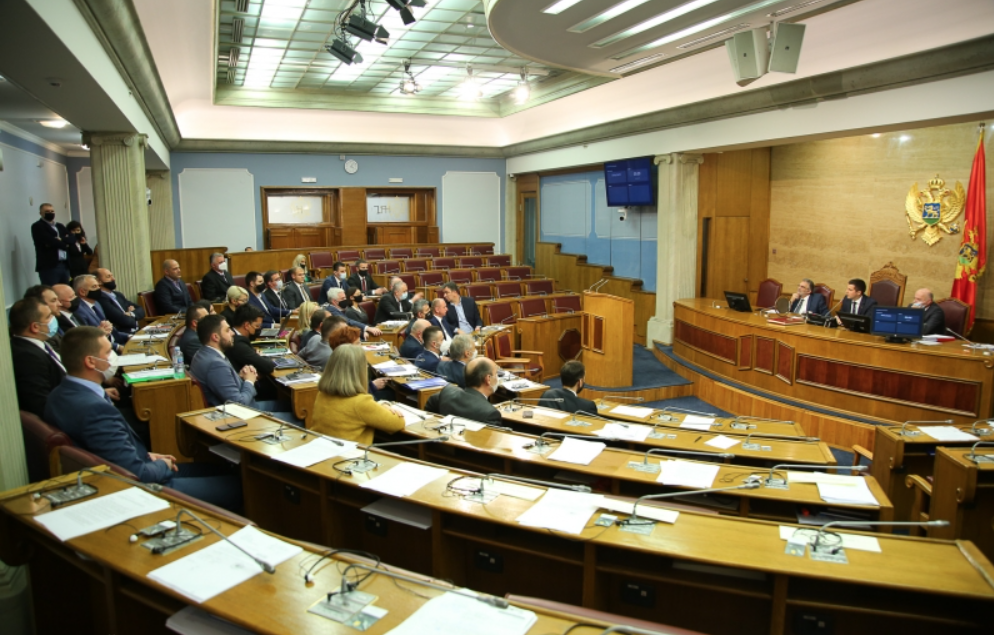 Парламент Черногории одобрил изменения в Законе о вероисповедании