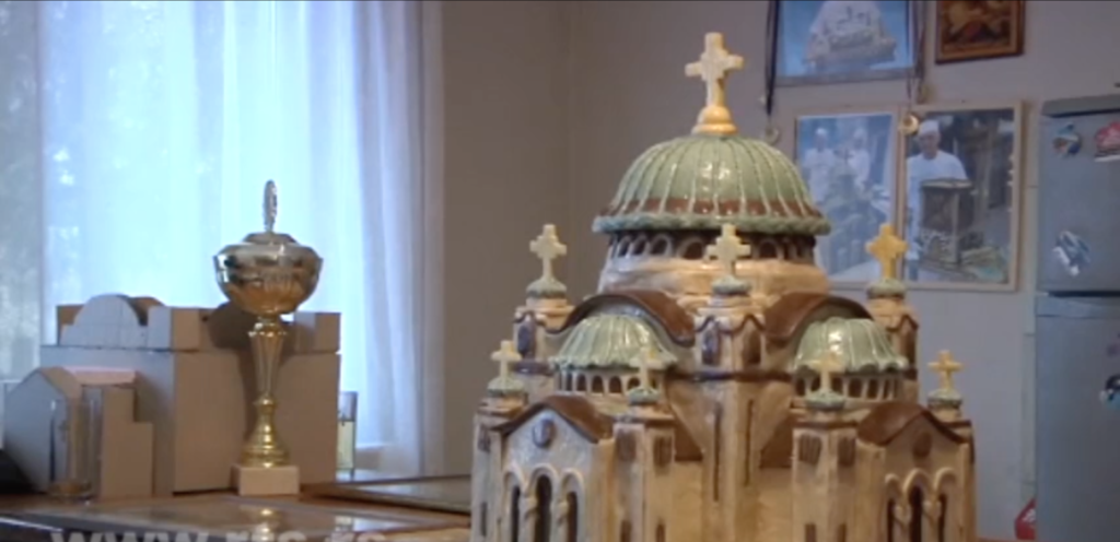 Сируп од бомбона, брашно и со – вештим рукама до јединствене макете Храма Светог Саве