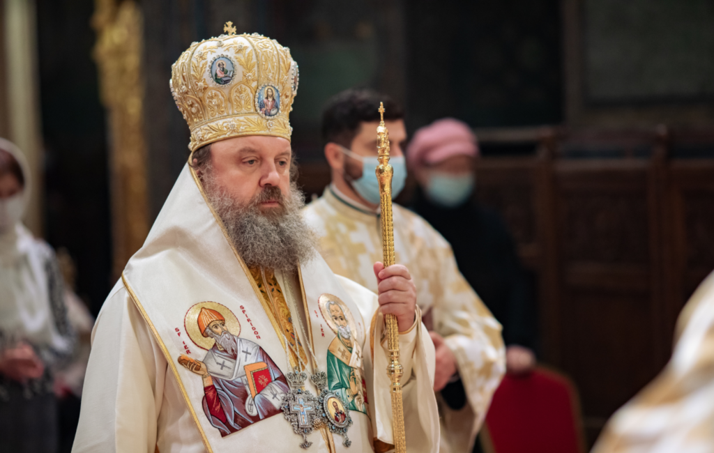 Sf. Trei Ierarhi au fost aurul epocii lor, demonstrând rolul familiei creștine în istoria mântuirii, spune PS Timotei