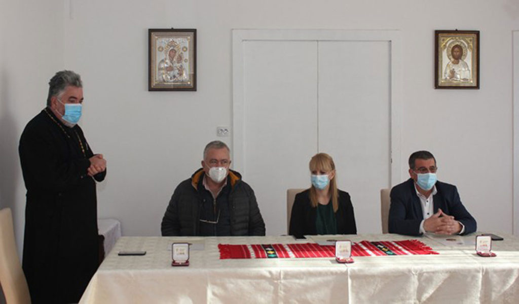 Diplomele și medaliile din partea Patriarhului României au ajuns la trei spitale din Protoieria Câmpina