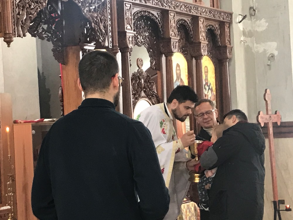 Света Литургија у цркви Светог Јована Шангајског у Батајници