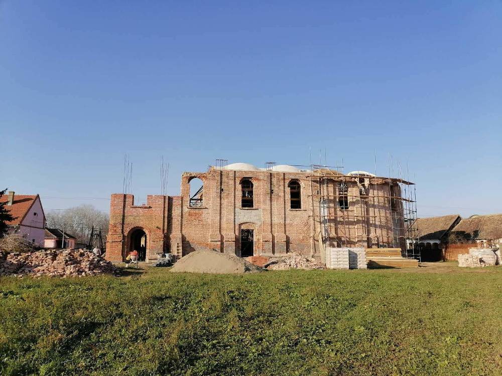 Обнова храма Свете Тројице у Купинову