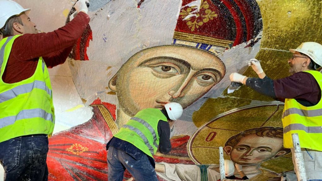 Themakingof: Mozaicul Catedralei Naționale apropie românii de Dumnezeu și îi unește între ei