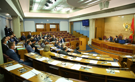 Nesër për ligjet, të cilat Gjukanoviq i ka kthyer për rishqyrtim