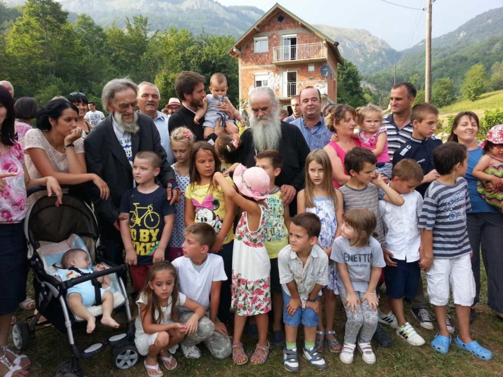 Живописац Анастасије Радовић: Мој стриц Митрополит Амфилохије био је човјек љубави и храбрости