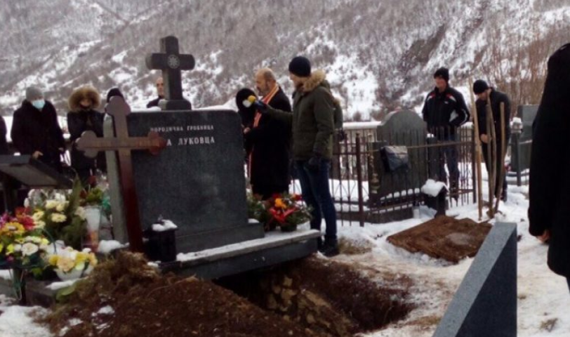 Опроштај од Ивана Миркова Луковца