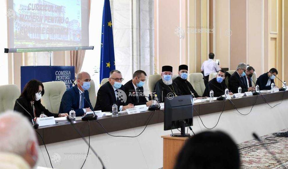 Dezbateri la Parlament despre ora de Religie: Patriarhia Română doreşte păstrarea unei ore pe săptămână în învățământul preuniversitar