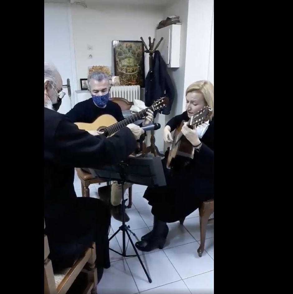 Κάλαντα και τραγούδια στο «Σπίτι της γιαγιούλας μας»