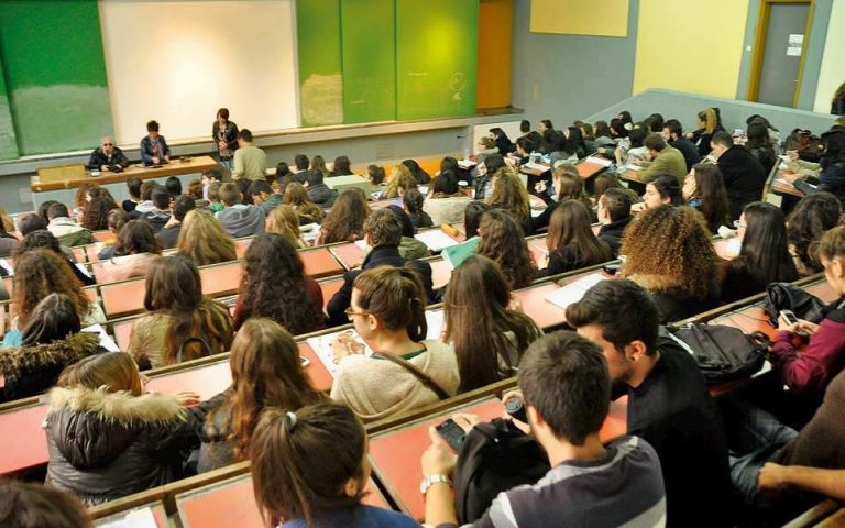 Η Μητρόπολη Μεσσηνίας στηρίζει του άπορους φοιτητές