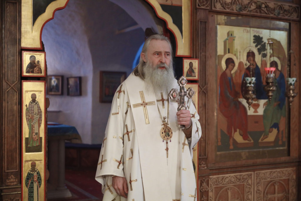 Архиепископ Каширский Феогност возглавил Литургию на подворье Русского на Афоне Свято-Пантелеимонова монастыря в Москве