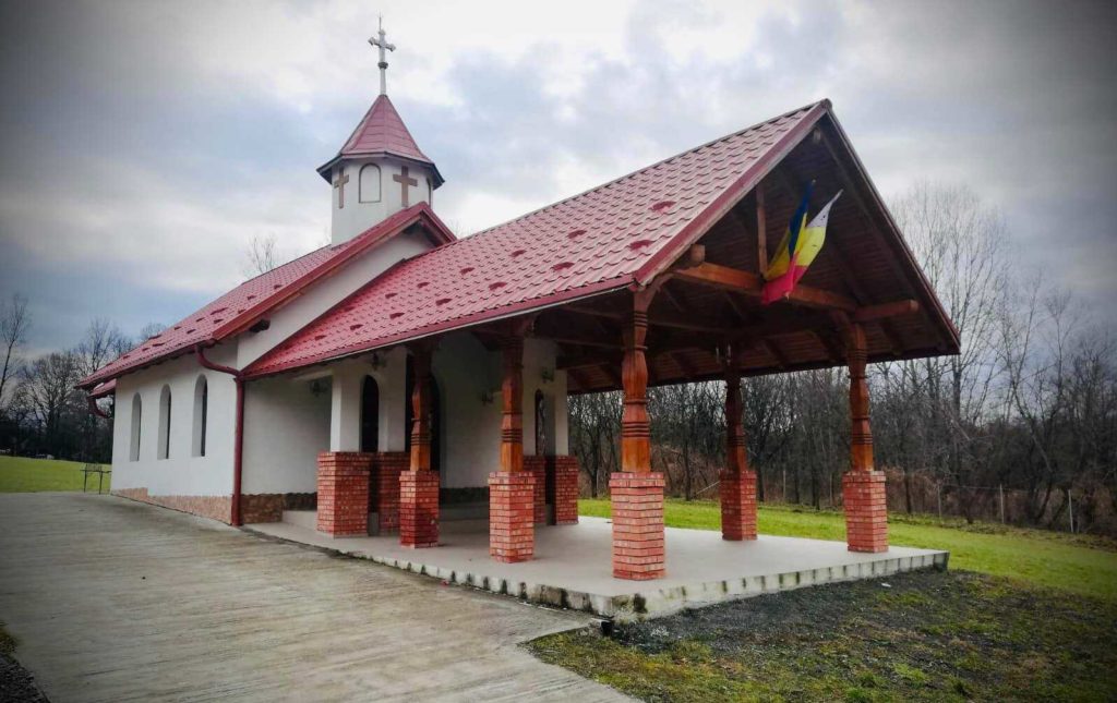 Nici o comunitate parohială fără capelă mortuară”, își propune Episcopia Maramureșului
