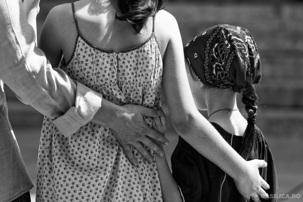 Petiție: Peste 25.000 de persoane cer să fie obligatoriu acordul părinților în cazul orelor de educație sexuală
