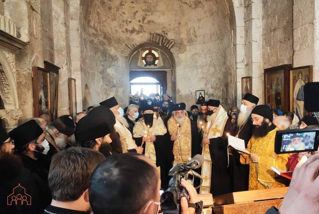 დღეს, 2021 წლის 20 თებერვალს, მარტვილში, ყოვლადწმინდა ღვთისმშობლის მიძინების სახელობის საკათედრო ტაძარში, ნეკრესელმა მიტროპოლიტმა სერგიმ (ჩეკურიშვილი) ეპარქიის სამღვდელოებასა და მრევლს ჭყონდიდის ეპარქიის ახალი მმართველი – მიტროპოლიტი სტეფანე (კალაიჯიშვილი) წარუდგინა