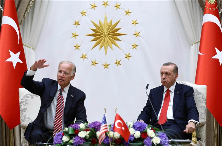 Γερουσία: Διάβρωση της δημοκρατίας στην Τουρκία