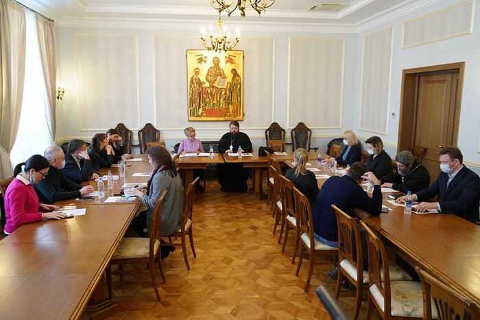 ПРЕДСТАВИТЕЛИ СИНОДАЛЬНОГО ОТДЕЛА ПО БЛАГОТВОРИТЕЛЬНОСТИ И ДЕПАРТАМЕНТА ЗДРАВООХРАНЕНИЯ МОСКВЫ ОБСУДИЛИ ВОПРОСЫ БОЛЬНИЧНОГО СЛУЖЕНИЯ