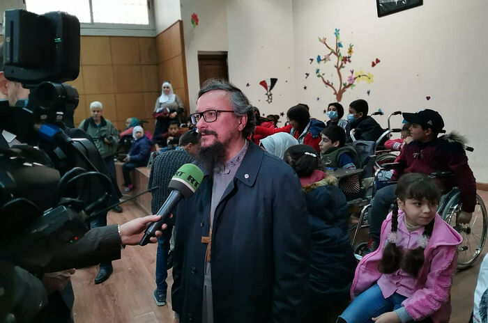 ПОМОЩЬ ШКОЛЕ ДЛЯ ДЕТЕЙ С ИНВАЛИДНОСТЬЮ ПЕРЕДАЛ ПРЕДСТАВИТЕЛЬ РУССКОЙ ЦЕРКВИ В ДАМАСКЕ