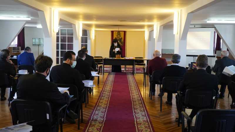 Arhiepiscopia Dunării de Jos dublează valoarea burselor pentru elevi