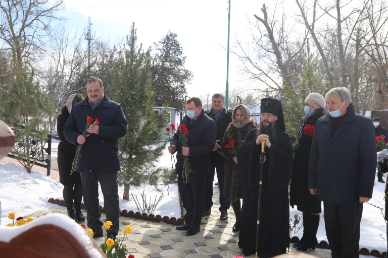 В третью годовщину трагедии в Свято-Георгиевском соборе г. Кизляра молитвенно почтили память жертв нападения на храм