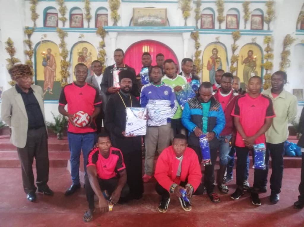 Μια ποδοσφαιρική ομάδα από την Επισκοπή Αρούσας